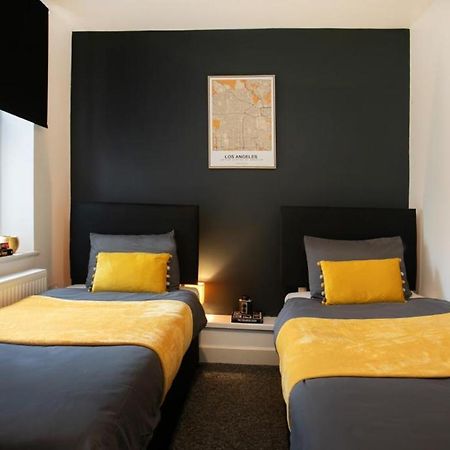 Spacious 2 Bedroom Apartments - 5 Mins From Qmc, Universities And City Centre! Nottingham Luaran gambar